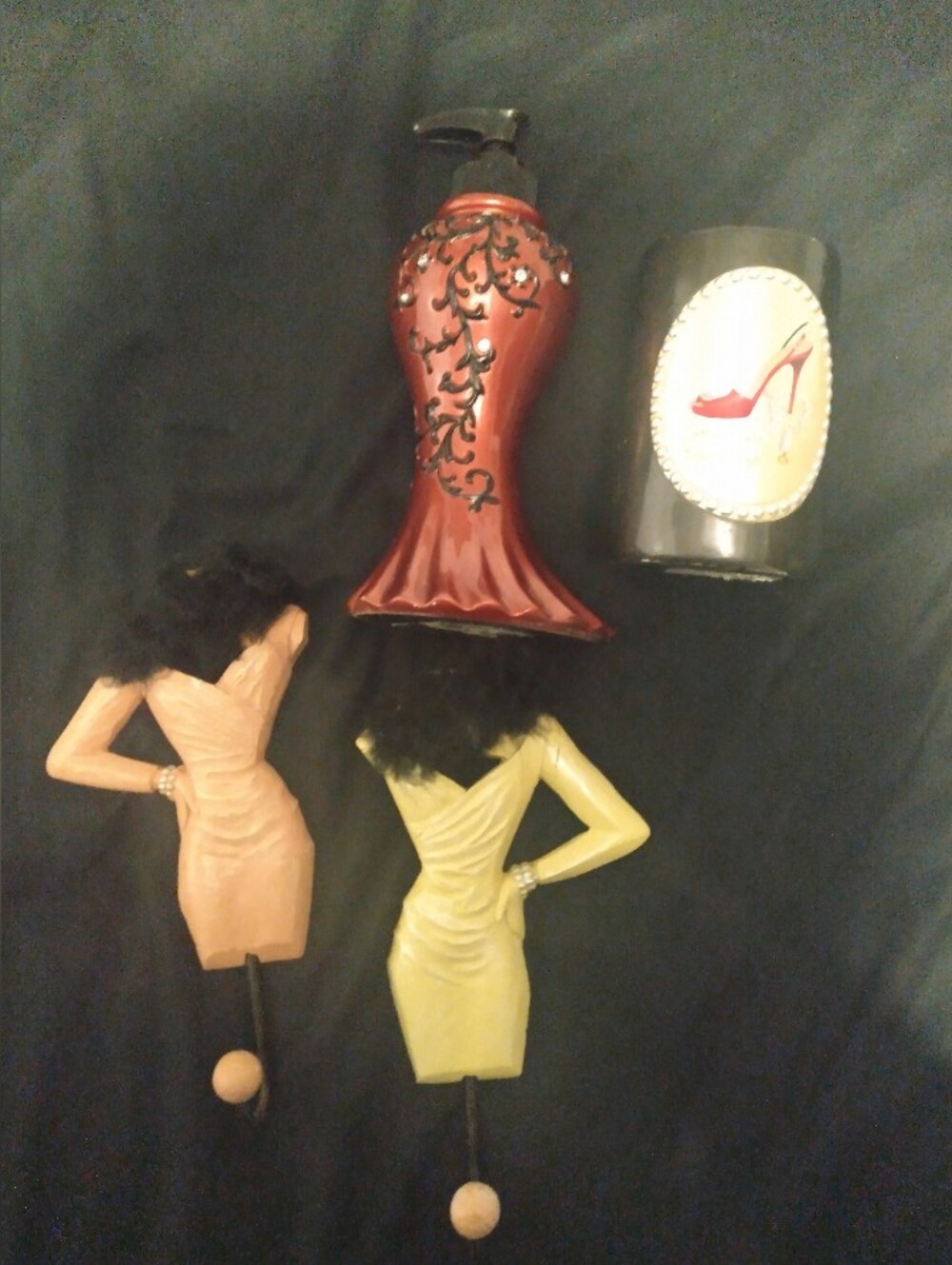 4 Piece Bathroom Set. Soap Dispenser, Toothbrush Holder & 2 Wall Hooks